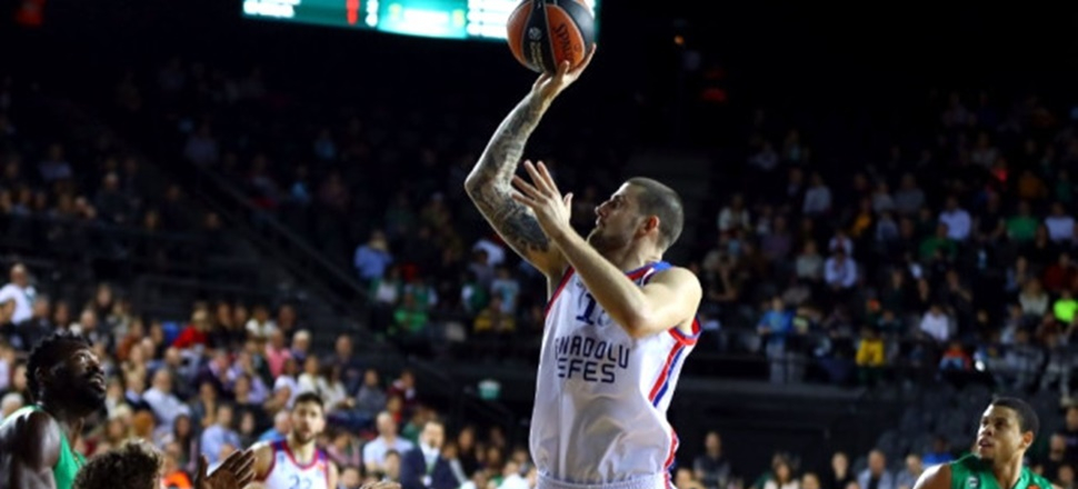 EuroLeague'de Türk derbisi farklı bitti!