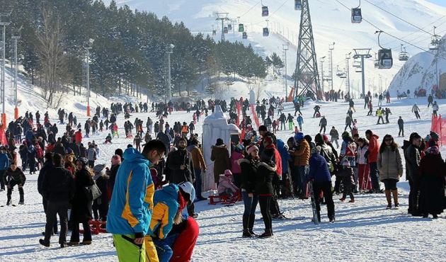 Palandöken'de doluluk oranı yüzde 100'e ulaştı...