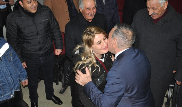 Kars'ta Alibeyoğlu'na sevgi seli