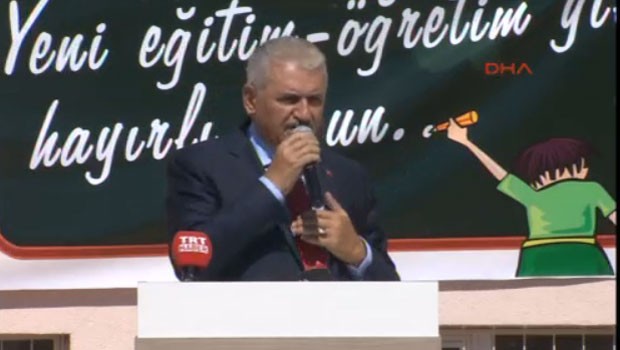 Başbakan'ın anısı güldürdü: Birinci sınıfları okutacağım; içeri bir girdim...