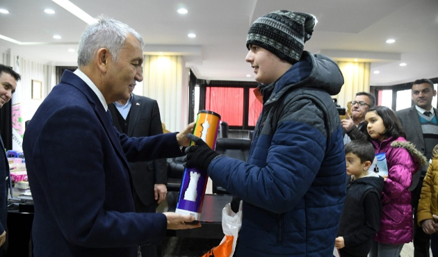 Isparta’da ‘Karneni getir, hediyeyi götür’