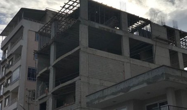 Hatay'da inşaattan düşen Suriyeli işçi yaşamını yitirdi