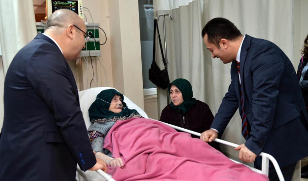 Bilecik'te Vali Şentürk’ten hastalara ziyaret