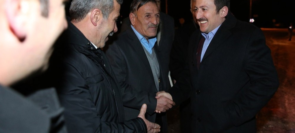 Bayburt'ta Vali Pehlivan Çiçekli Mahallesi’nde vatandaşlarla bir araya geldi