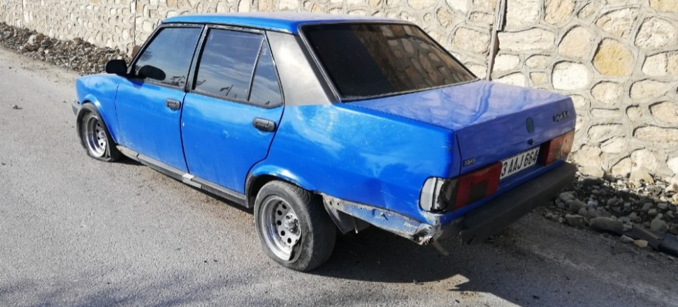 Elazığ'da yamaçtan yuvarlanan taşlar, maddi zarar oluşturdu