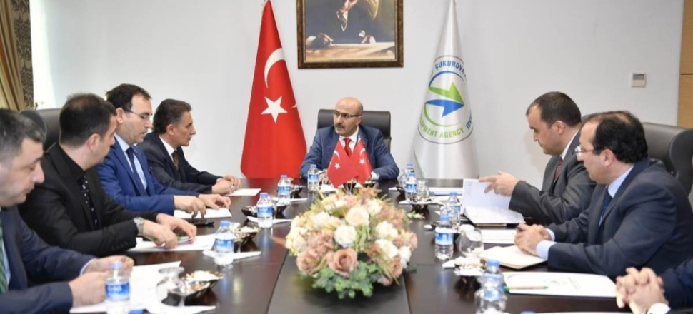 Adana'da Vali Demirtaş kaymakamlarla buluştu