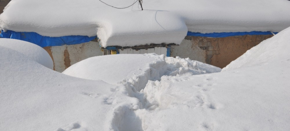 Hakkari Yüksekova kar kapladı
