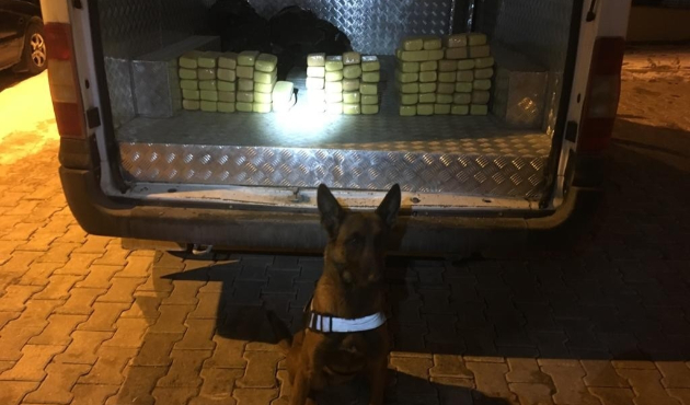 Van'da minibüste 41 kilo eroin ele geçirildi...