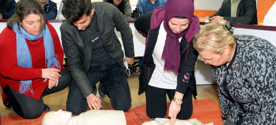 Bursa'da belediye personeline ilk yardım eğitimi verildi