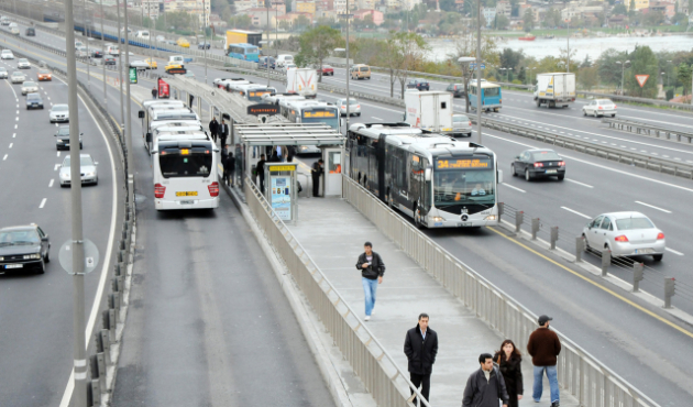 Metrobüs arızalandı!