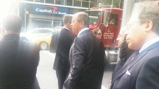 Lavrov Obama yüzünden New York'ta yaya kaldı