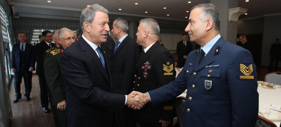Bakan Akar'dan emekli astsubaylara büyük müjde!