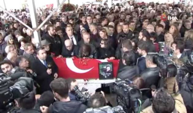 Usta oyuncu Ayşen Gruda son yolculuğuna uğurlandı...