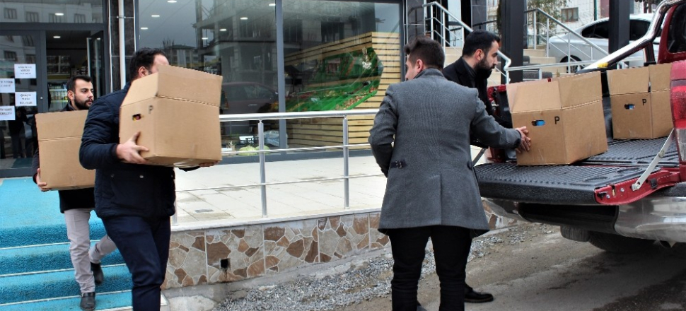 Elazığ’da gençlerden, ihtiyaç sahiplerine yardım