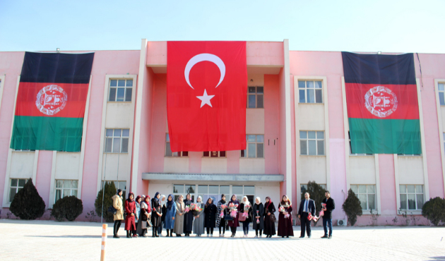 Afganistan'daki FETÖ'ye ait 3 okul teslim alındı!