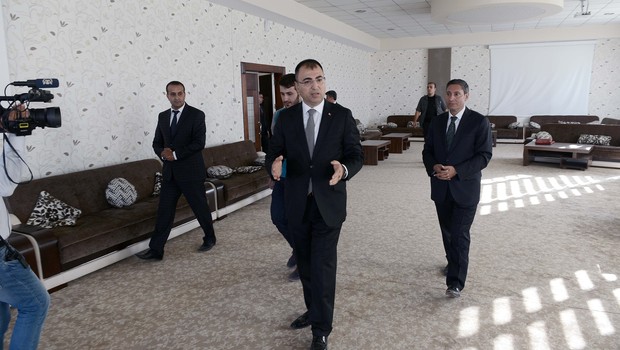 FETÖ'nün kapatılan okulundaki odaları gören Vali bile şaştı kaldı!