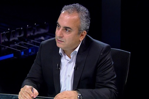 Markar Esayan: 'Göbeğini kaşıyan adam'daki ferasetin zekâtı etmezler