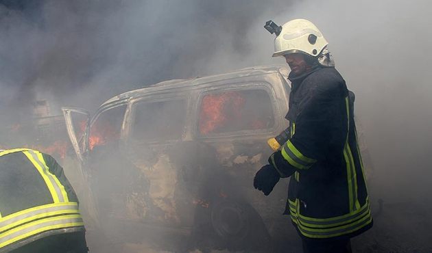 Azez’de bombalı araçla saldırı...