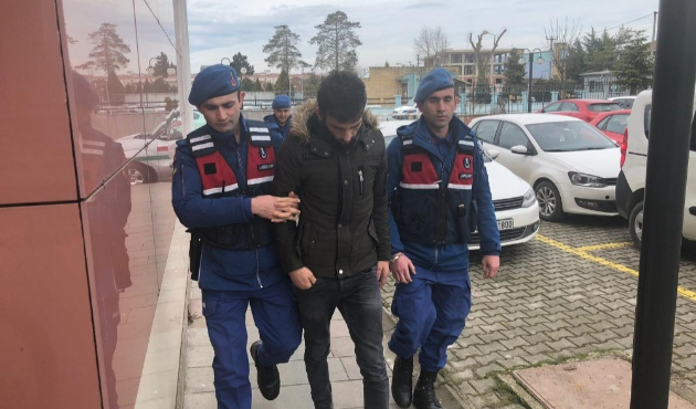 Düzce’de evlere giren hırsız tutuklandı