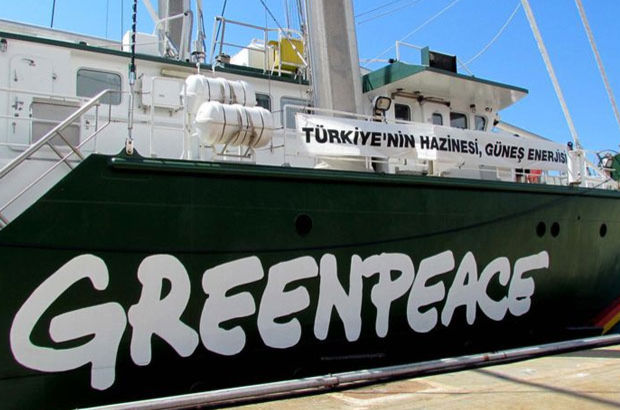 'Güneşin kahramanlarını' taşıyan Greenpeace gemisi İstanbul'da