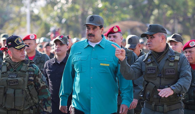 Maduro'dan askerlere darbe uyarısı!