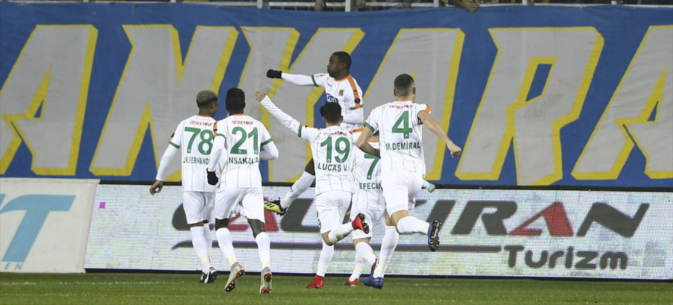 Alanyaspor'un çıkışı sürüyor!
