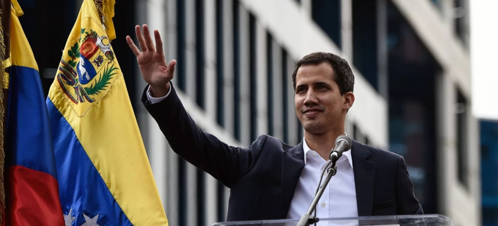 Guaido Venezuela petrollerinin kontrolünü aldı...