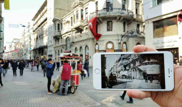 "Ezan sesi duyduğum ve başörtüsü takmak zorunda olmadığım bir yer"