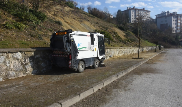 Düzce Belediye ekiplerinden temizlik mesaisi