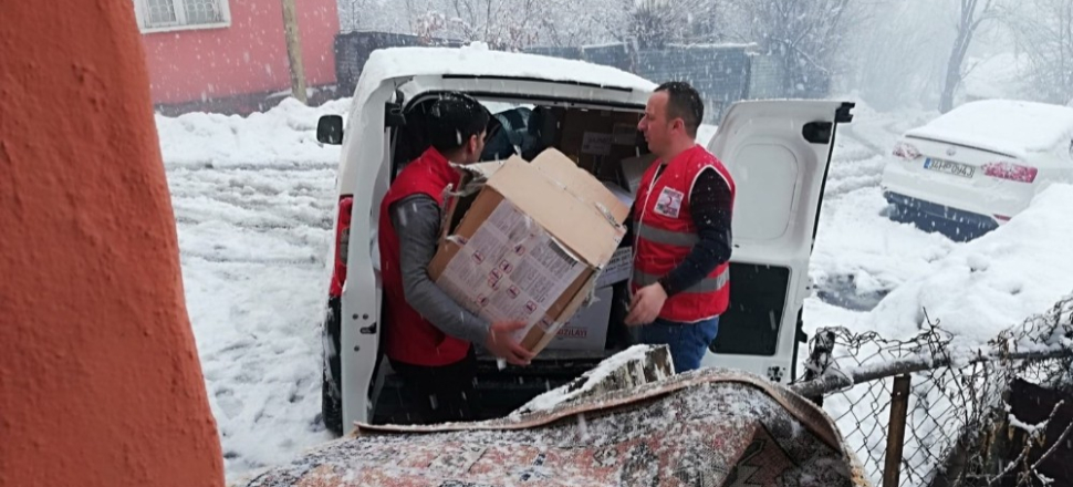 Hakkari Kızılay'dan dar gelirli ailelere yardım