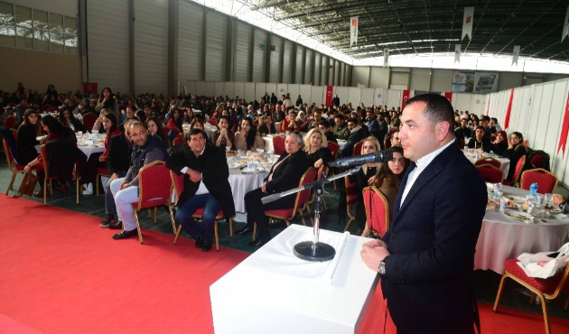 Adana'da Başkan Sözlü ABEM mezunu gençlerle buluştu