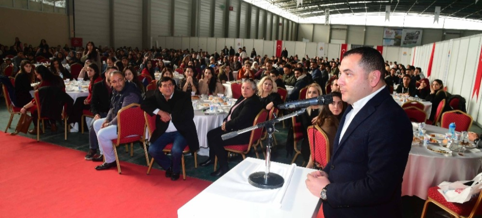 Adana'da Başkan Sözlü ABEM mezunu gençlerle buluştu