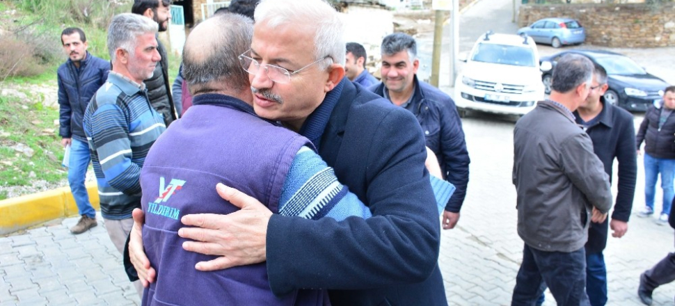 İzmir'de Başkan Adnan Yaşar Görmez, 7 mahalleyi gezdi