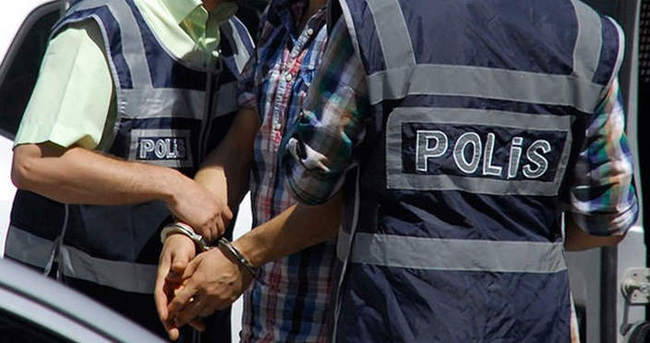 13 polis gözaltına alındı