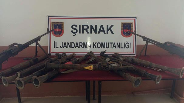 Şırnak’ta YPG amblemli 8 adet roketatar ele geçirildi