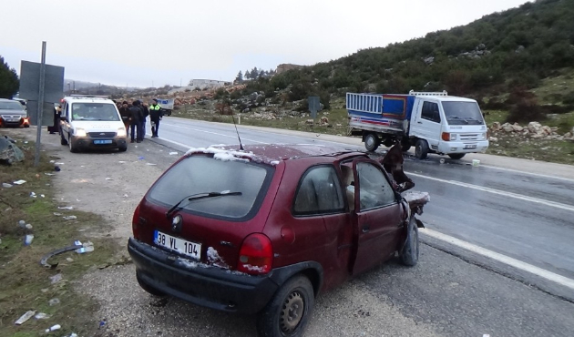 Gaziantep'te yanan otomobildeki yaralılar son anda kurtarıldı