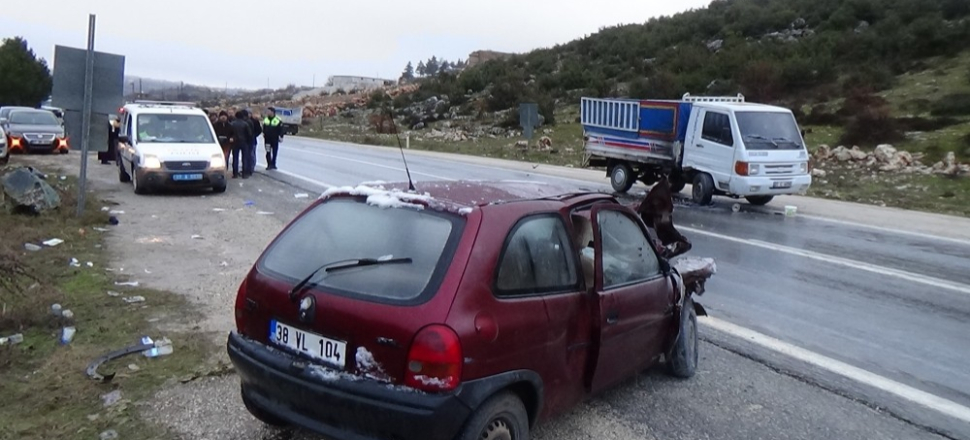 Gaziantep'te yanan otomobildeki yaralılar son anda kurtarıldı