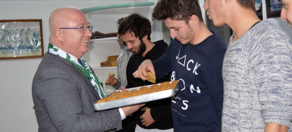 Muğla'da Başkan Gümüş, Muğlaspor’lu futbolcularla buluştu