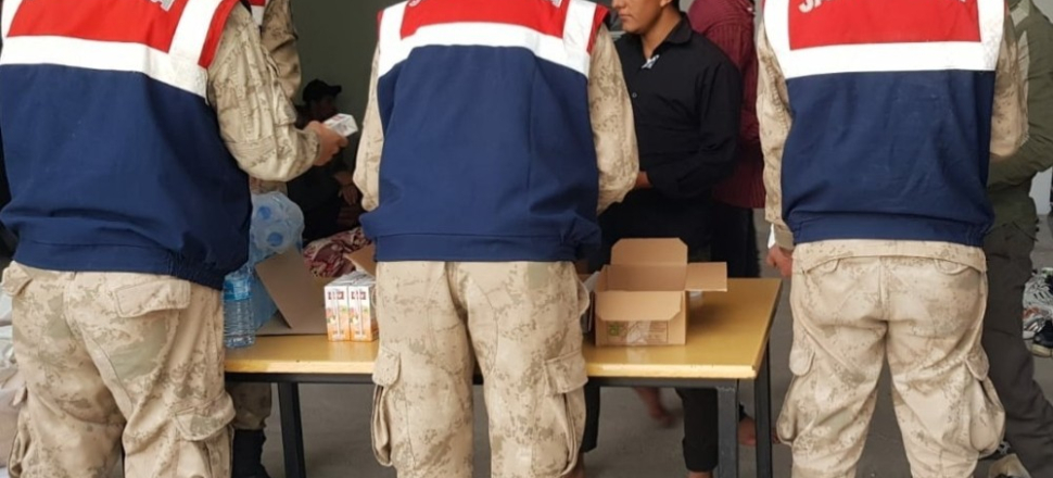 Van'da bir minibüste 32 göçmen çıktı