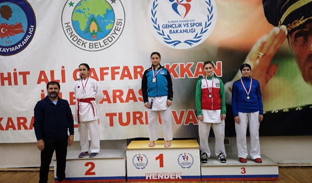 Kocaeli Kartepeli minikler 12 madalyaları topladı