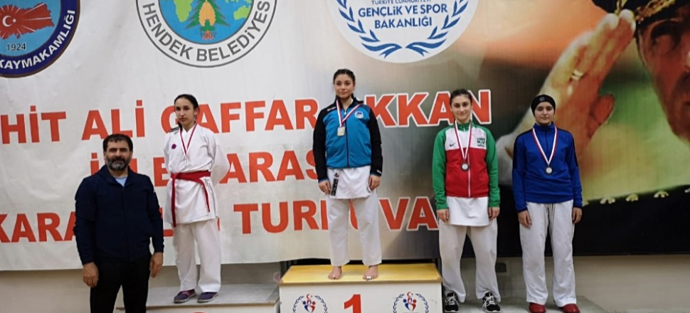 Kocaeli Kartepeli minikler 12 madalyaları topladı