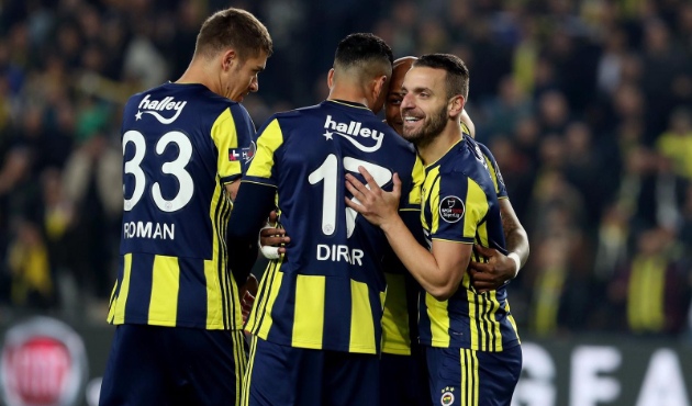 Fenerbahçe evinde nefes aldı!