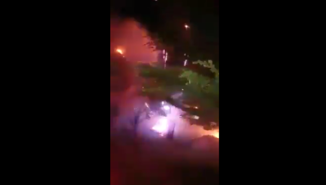 Havai fişek atacağız diye mahalleyi savaş alanına çeviren insanlar...