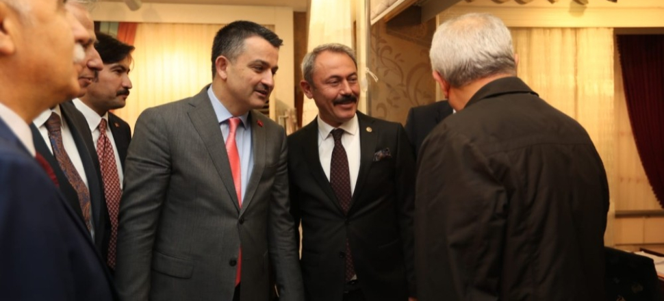 Denizli'de Bakan Pakdemirli esnafla bir araya geldi