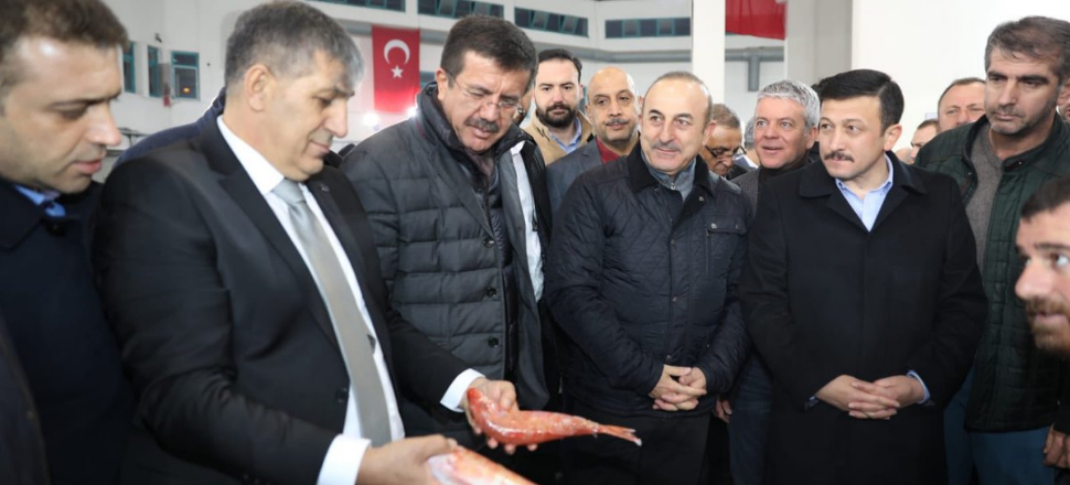 Zeybekci'den İzmirli balıkçılara liman müjdesi!