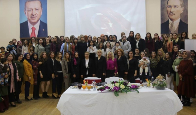 Muş'ta Vali Gündüzöz’ün eşi, asker eşleriyle buluştu