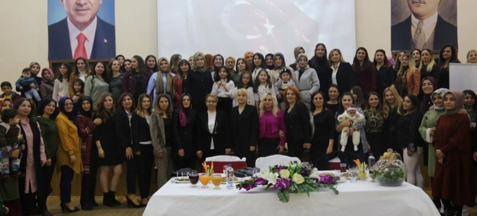 Muş'ta Vali Gündüzöz’ün eşi, asker eşleriyle buluştu