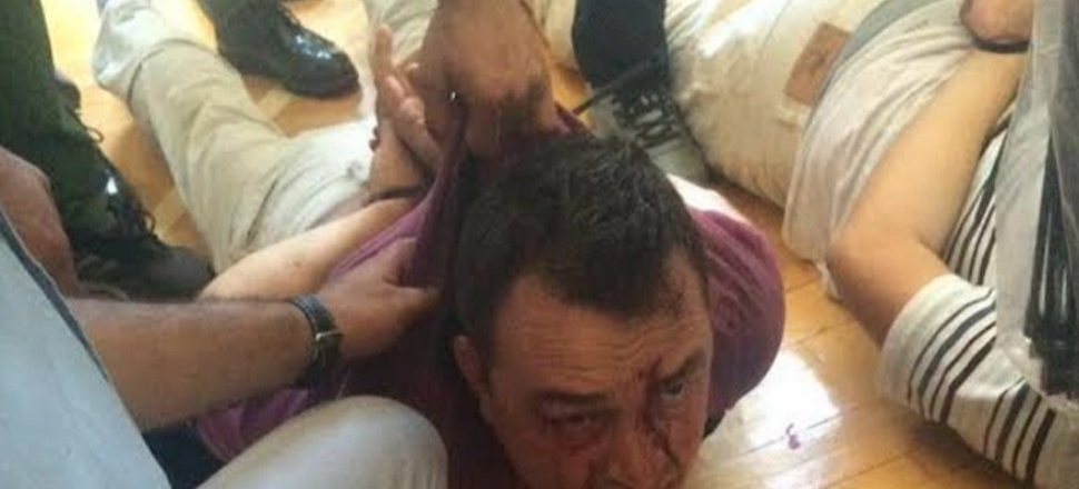 Darbeci albay kendi sesini bile inkar etti!