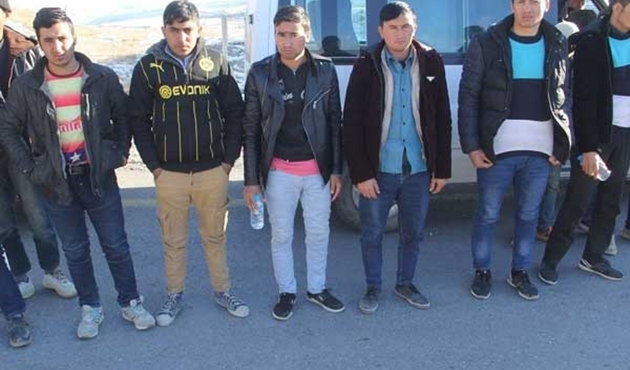 Van'da 32 kaçak göçmen yakalandı