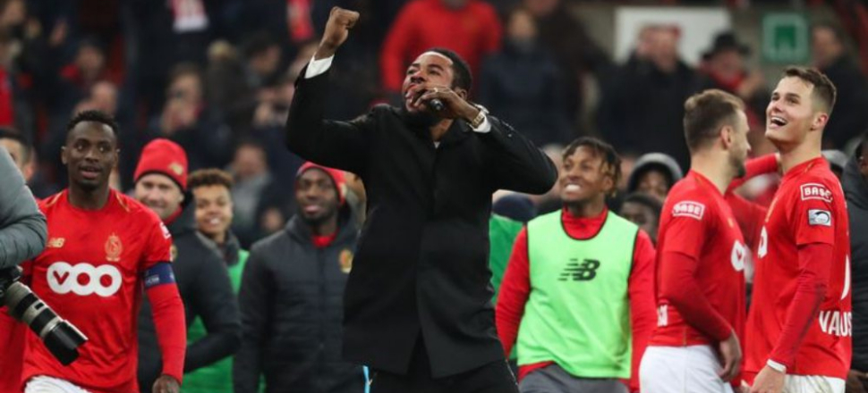 Luyindama'dan tribünlere şok hareket!